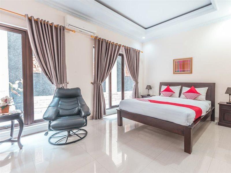 Oyo 1667 Wisma Lux Barkah Джакарта Стая снимка