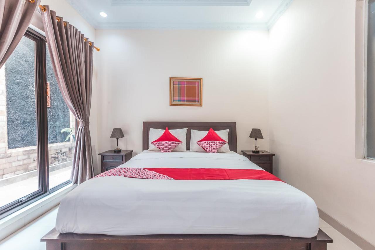 Oyo 1667 Wisma Lux Barkah Джакарта Стая снимка